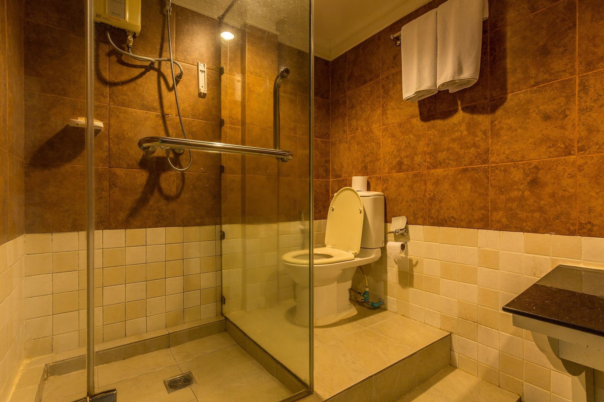 Sam'S Lodge Bangkok Bagian luar foto