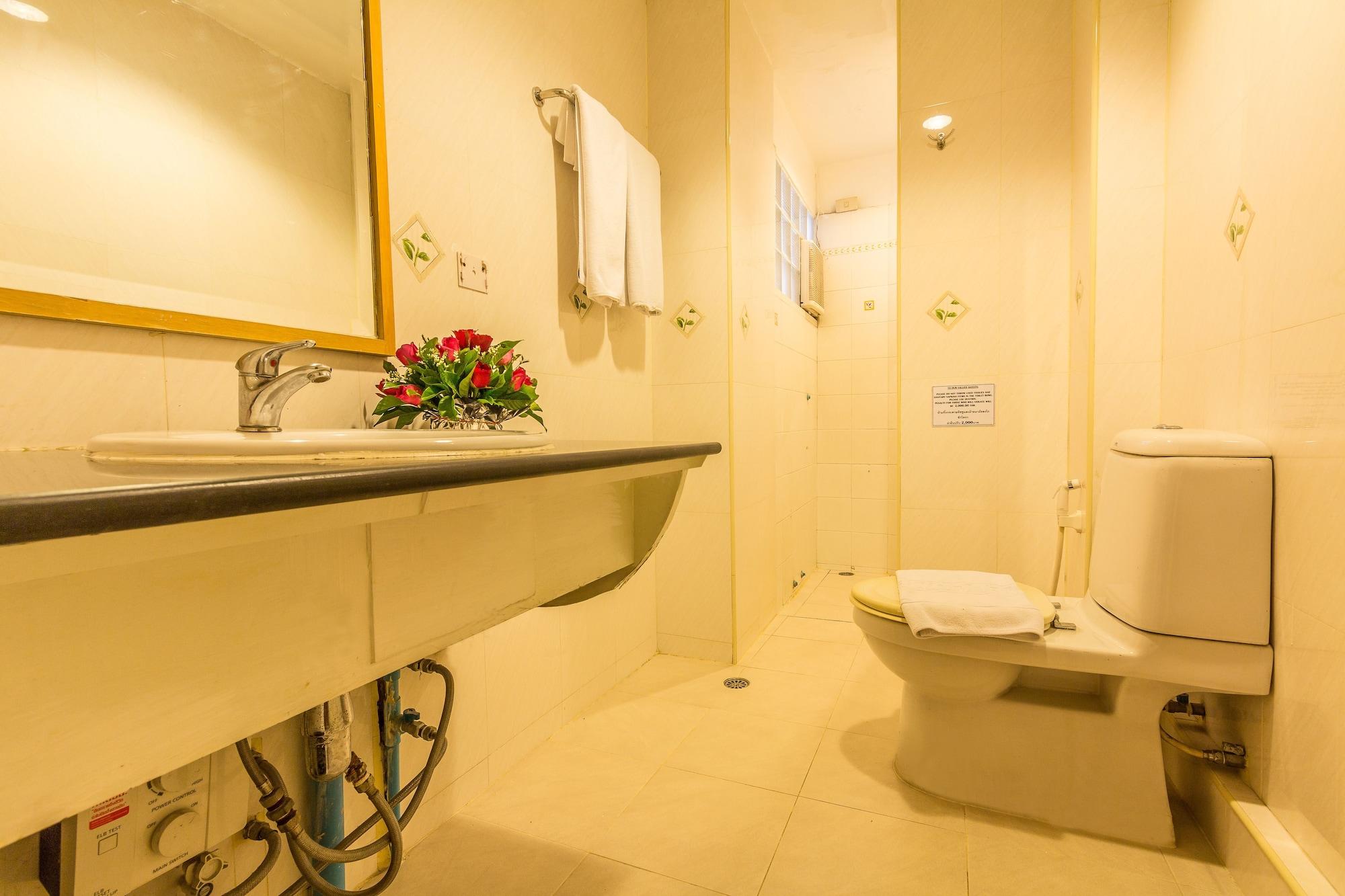 Sam'S Lodge Bangkok Bagian luar foto