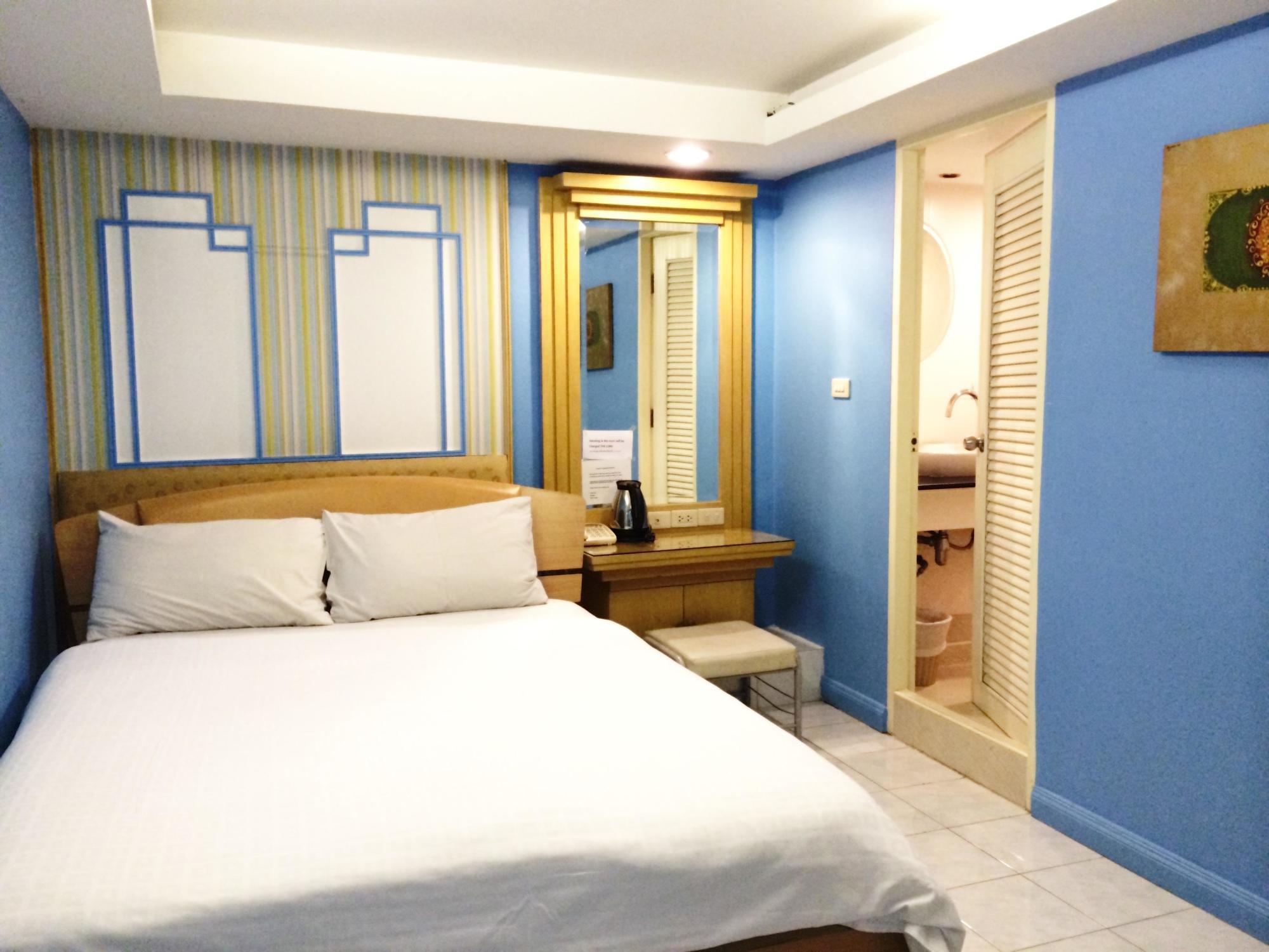 Sam'S Lodge Bangkok Bagian luar foto