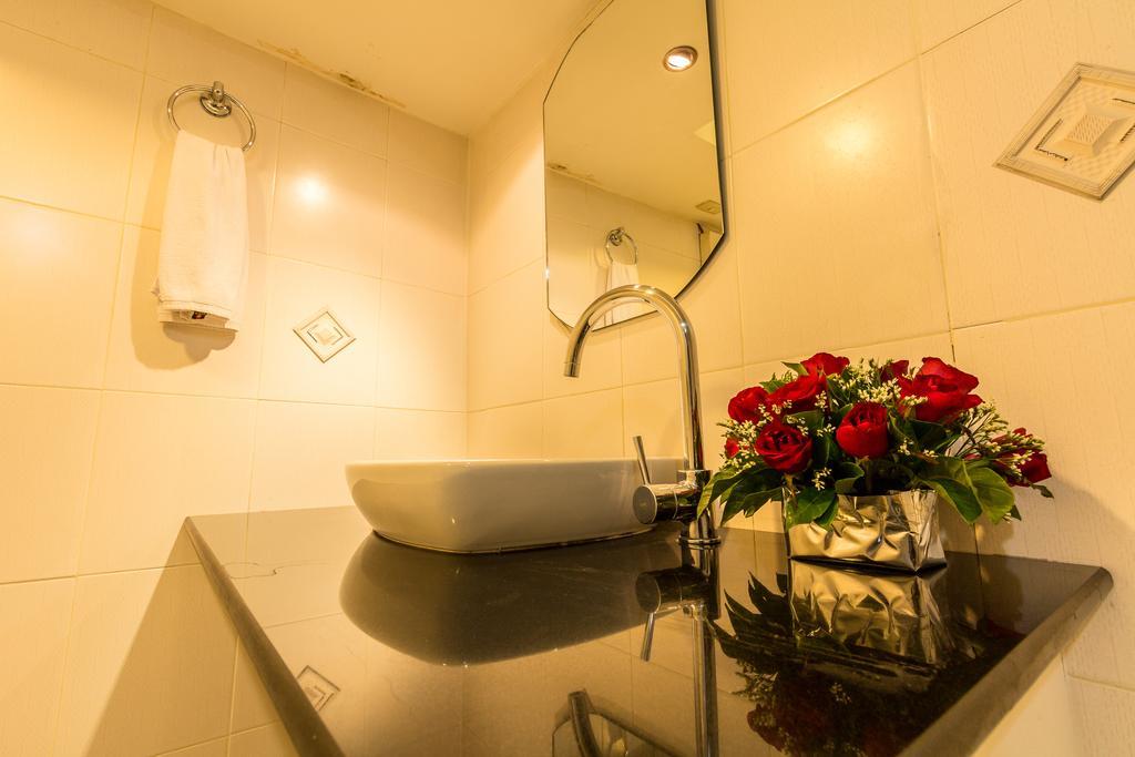 Sam'S Lodge Bangkok Bagian luar foto