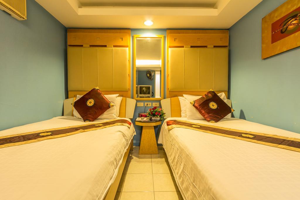 Sam'S Lodge Bangkok Bagian luar foto