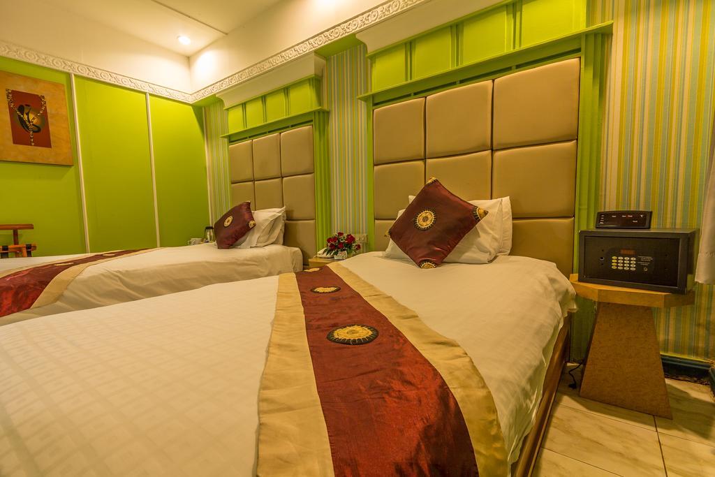Sam'S Lodge Bangkok Bagian luar foto