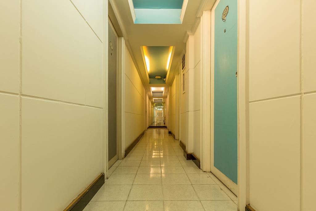 Sam'S Lodge Bangkok Bagian luar foto