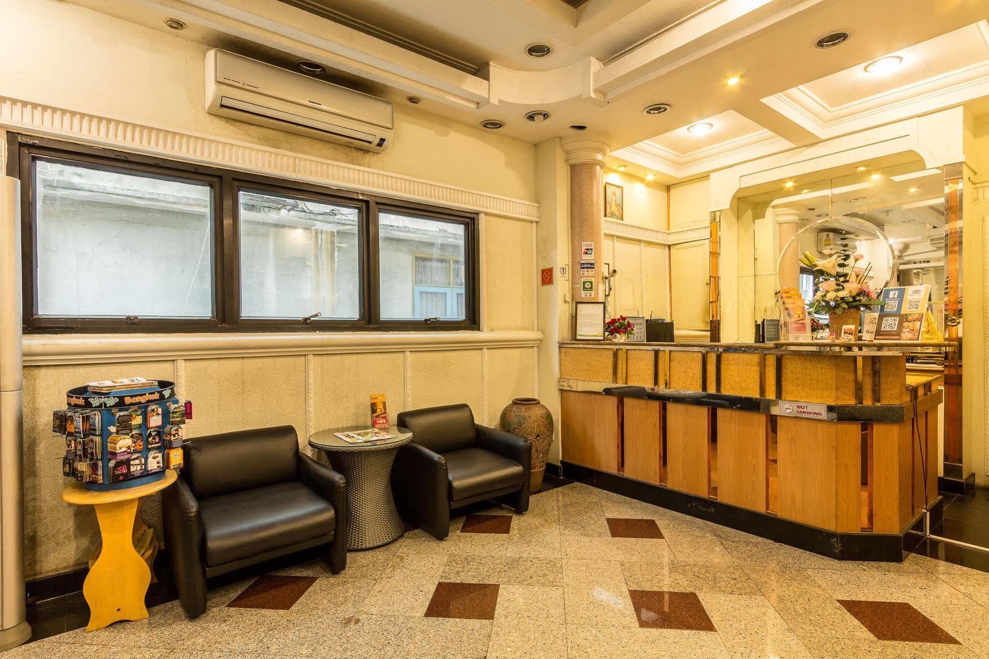 Sam'S Lodge Bangkok Bagian luar foto