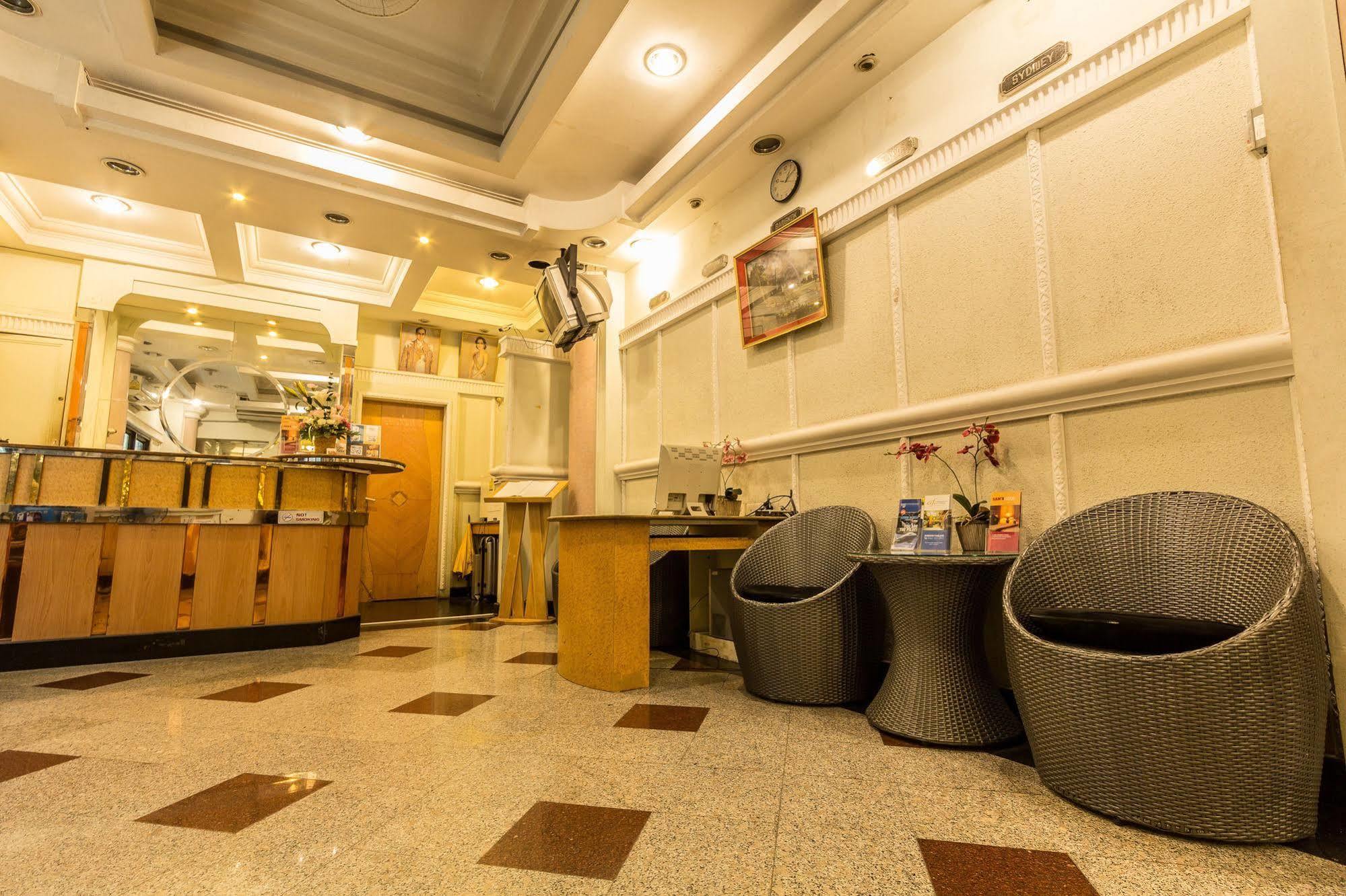 Sam'S Lodge Bangkok Bagian luar foto